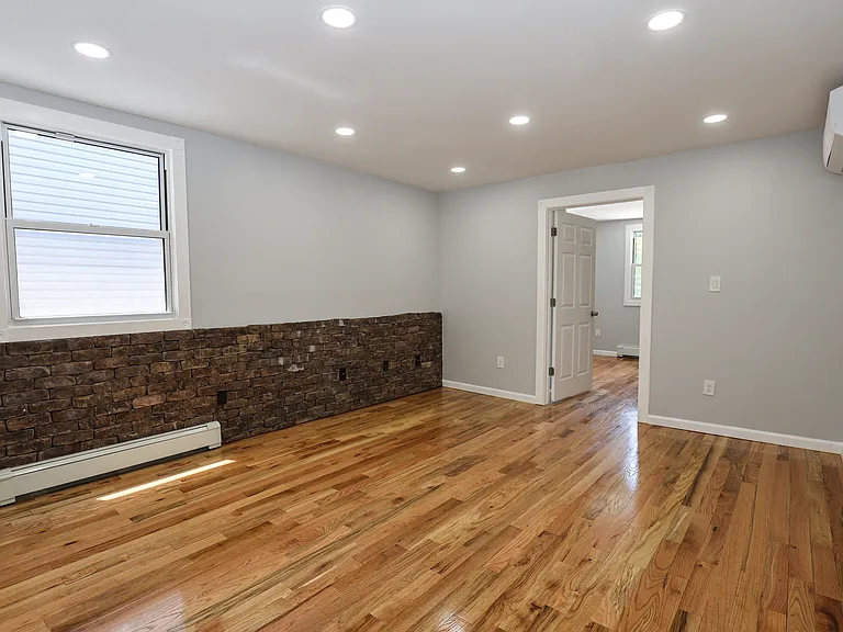 562 Peacock St #1 — Photo 11