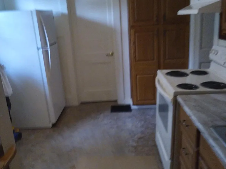 2000 Rosemont Blvd — Photo 2