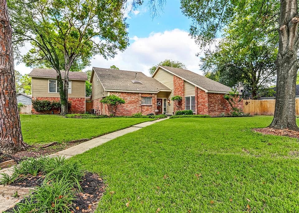 1st image of 7402 Betanna Dr