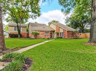 7402 Betanna Dr, Houston, TX 77095