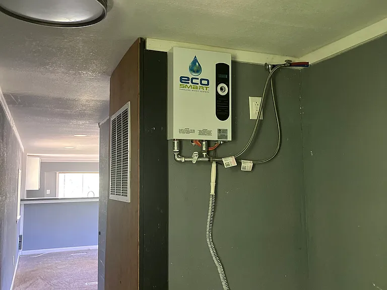 322 Highland Ave — Photo 8