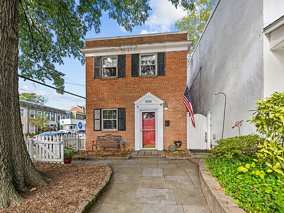 3rd image of 600 N Alfred St