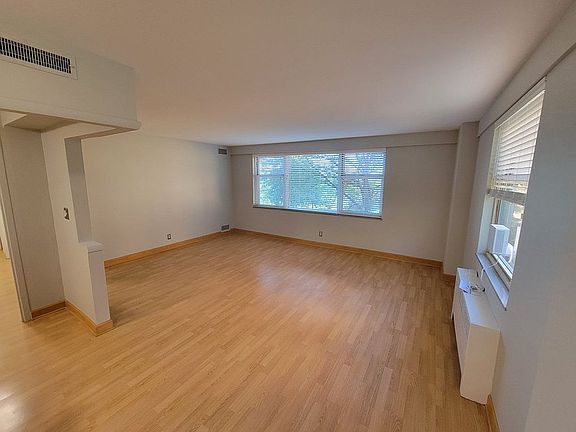 3rd image of 11850 Edgewater Dr APT 420