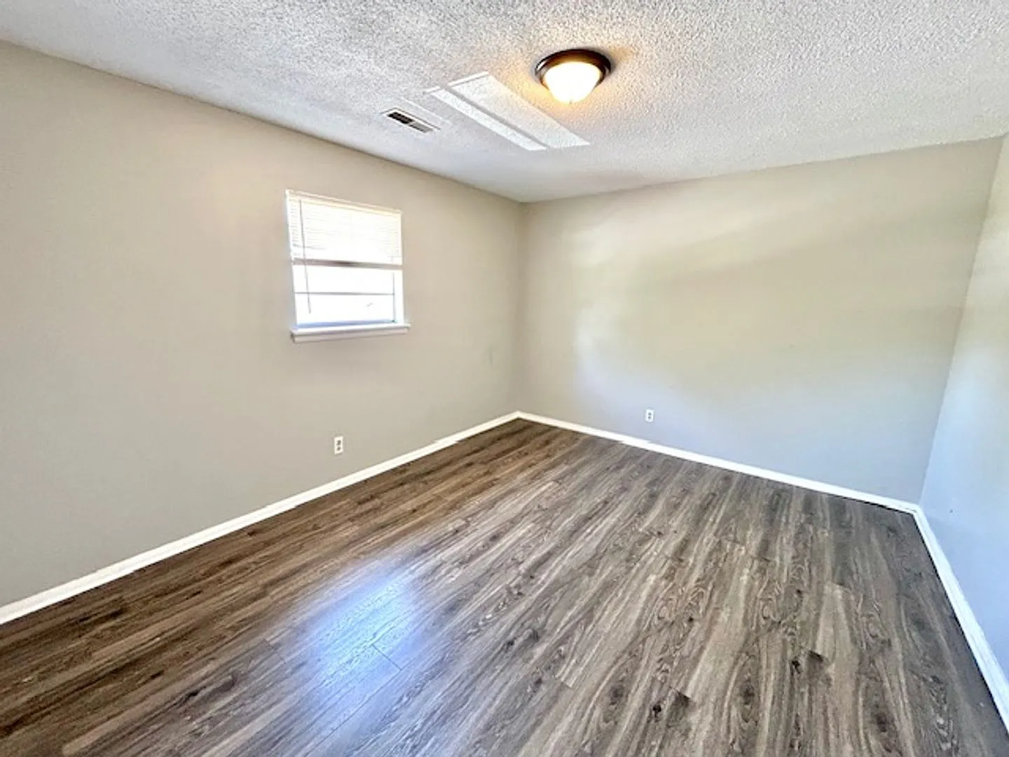 4523 Foster Ave — Photo 4