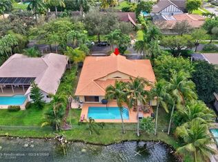 9881 NW 10th Ct, Plantation, FL 33322
