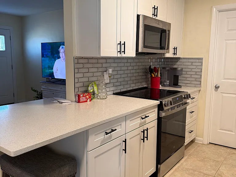 13927 Sunset Dr — Photo 8