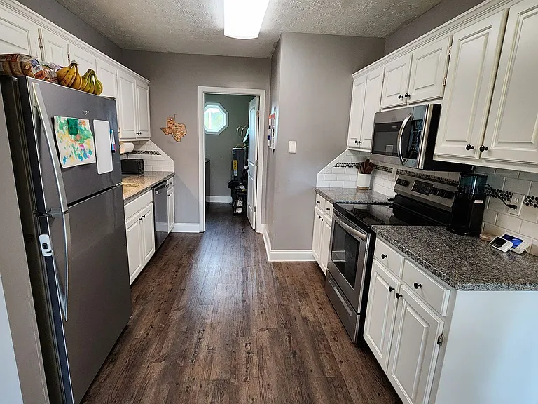 48 Wheatfield Dr — Photo 22