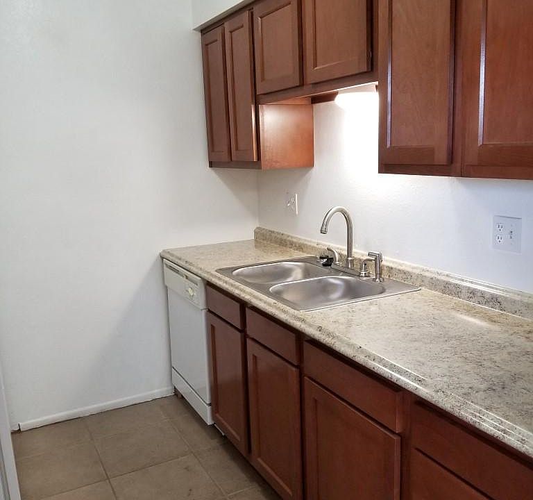 NEW Kitchen Cabinets!