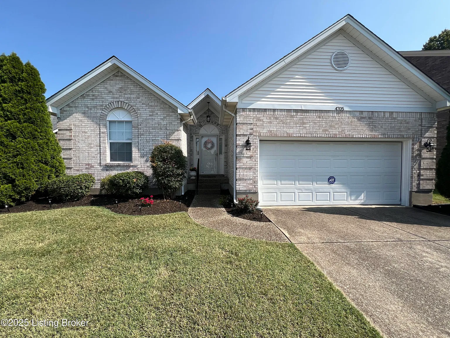 4705 Settle Blvd photo 1