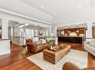 6601 Dovre Dr, Edina, MN 55436