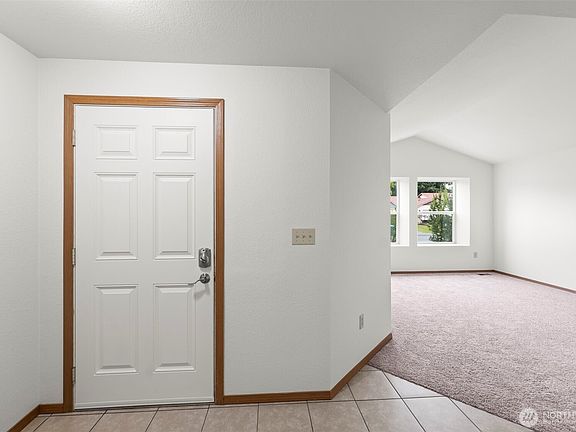 3rd image of 5933 55th Way SE