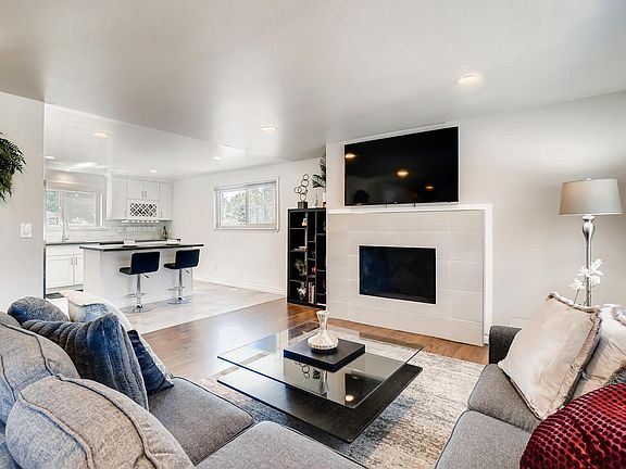 Open Floor plan to enjoy the home