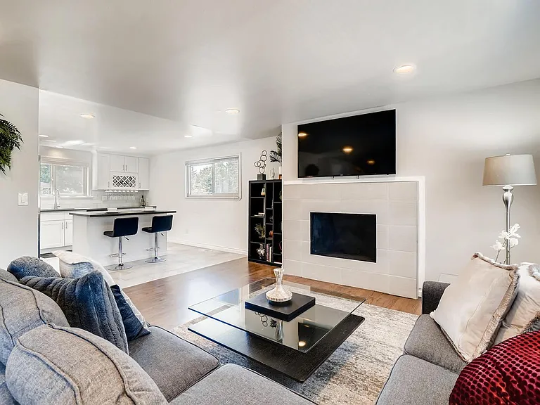 Open Floor plan to enjoy the home