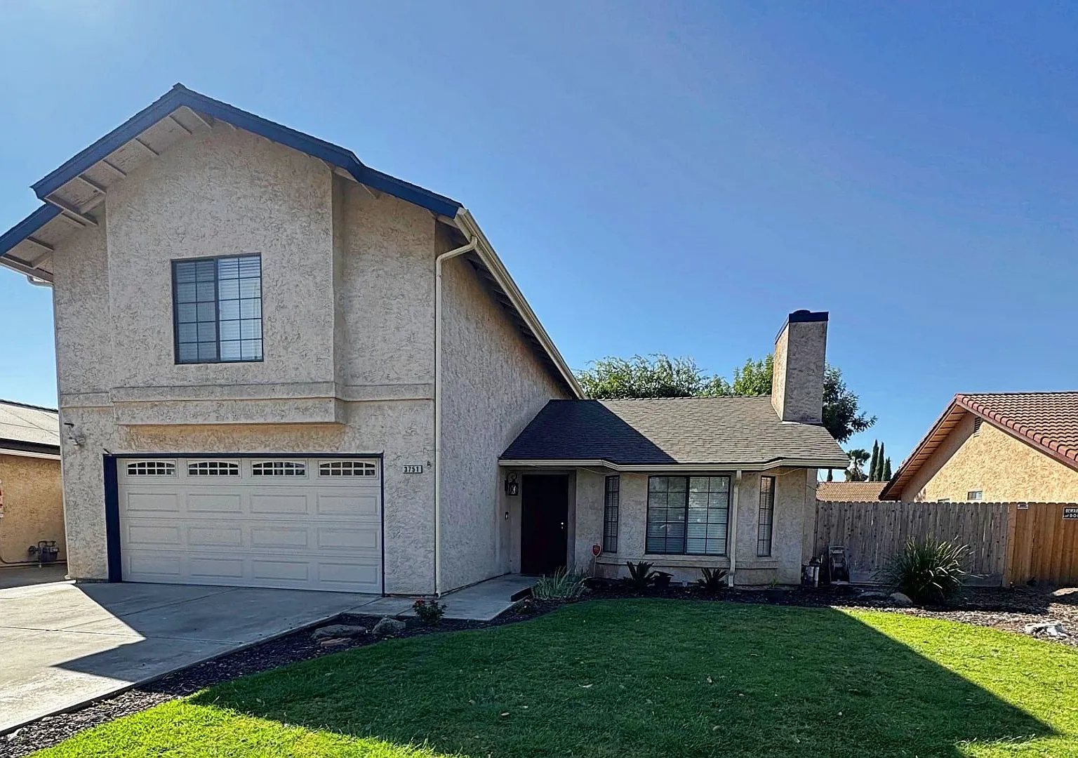 Bright 3-Bedroom Fresno Home with Spacious Backyard — Photo 1