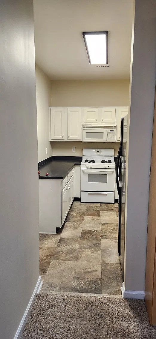 2 bed, 900 sqft, $2,000 — Photo 3