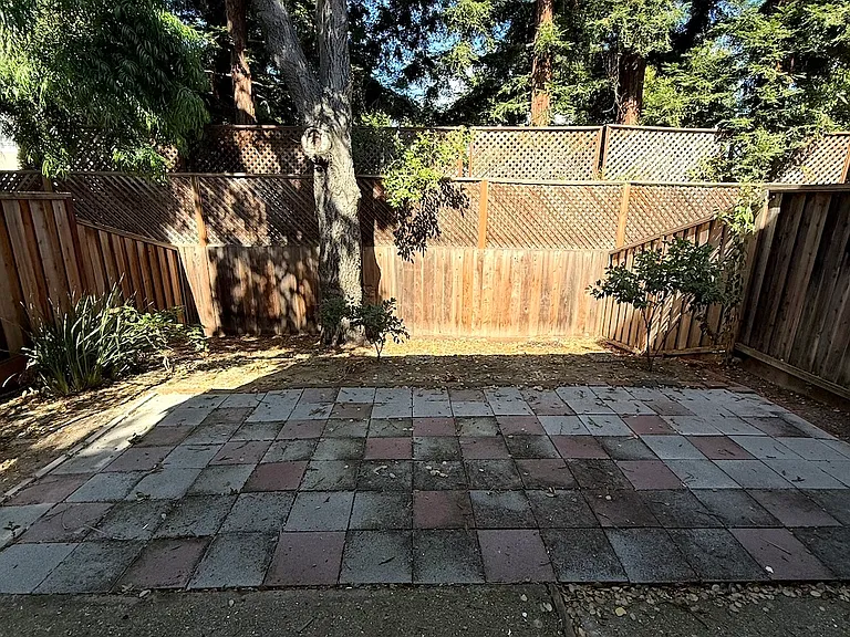 1654 San Luis Rd — Photo 16