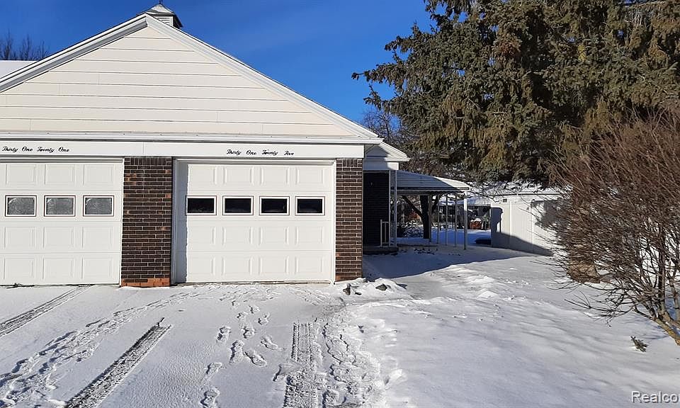2nd image of 3125 Vineyard Ln