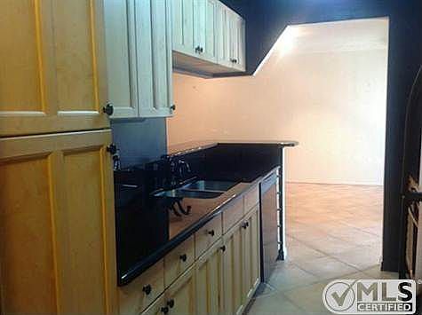 5th image of 566 E Avenue J APT D