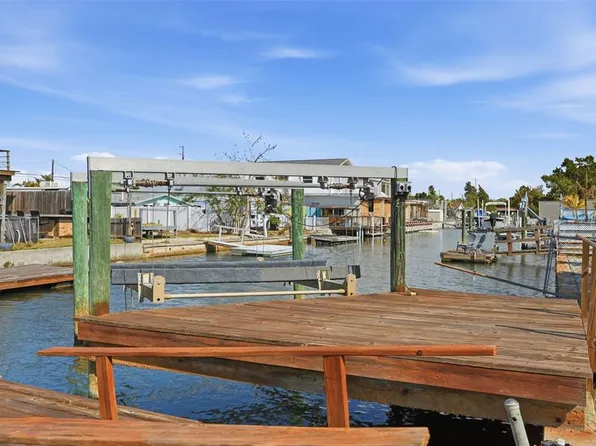 6727 Albatross Ln, Hudson, FL 34667