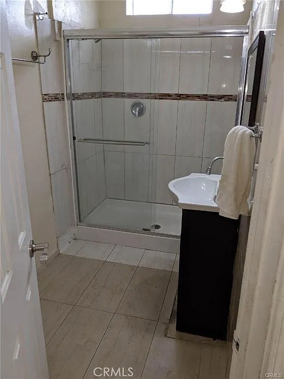 Studio, 550 sqft, $1,600 — Photo 2