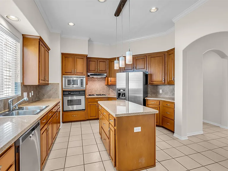 2123 Stacy Knl — Photo 9