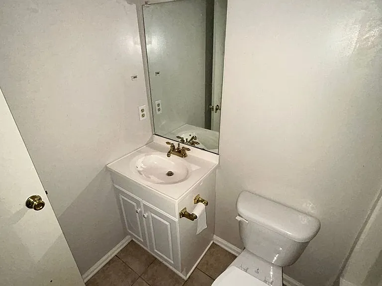 545 Asbury Rd — Photo 14