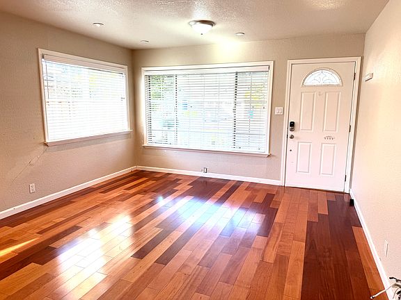 3rd image of 718 Bucher Ave