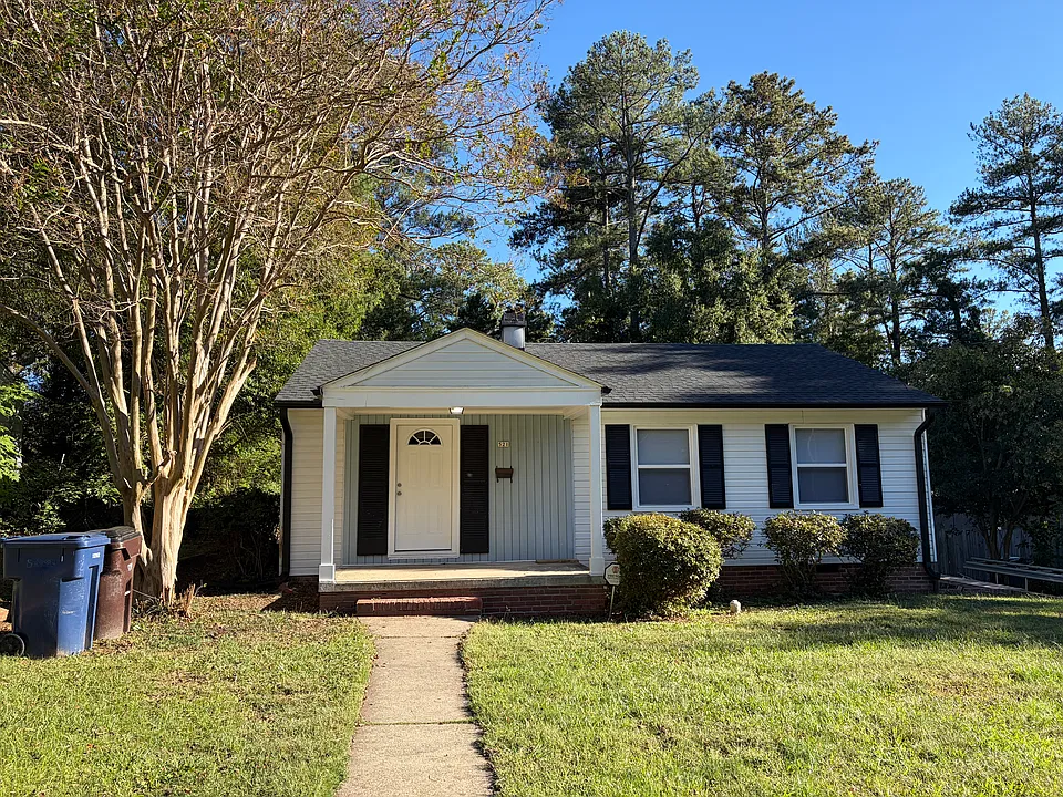 521 W Weatherspoon St
