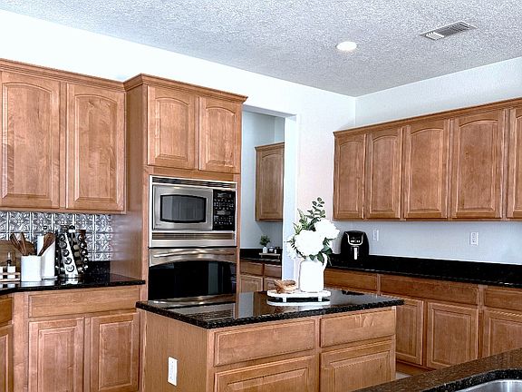 4th image of 24 Los Balcones Pl NE