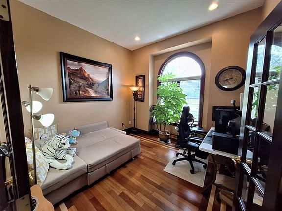 5th image of 5212 Annendale Dr