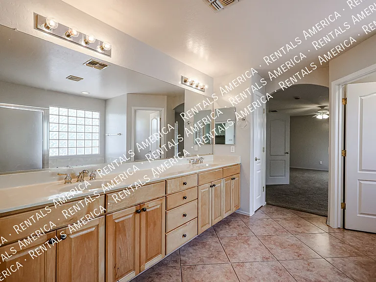 1155 E Winchester Pl — Photo 59