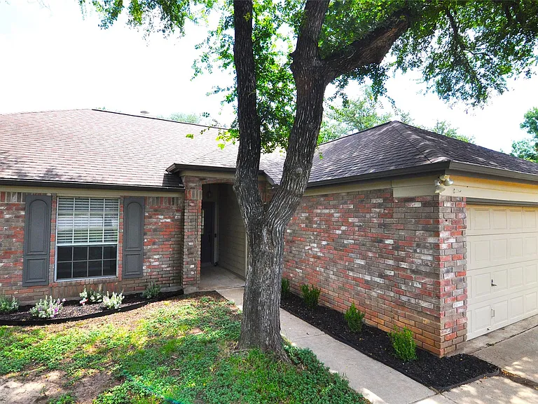 602 Timbergrove Ct — Photo 2