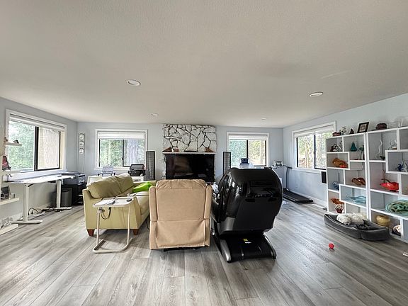 5th image of 16810 NE 100th St #A