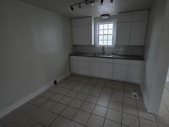 5th image of 6200 California Ave