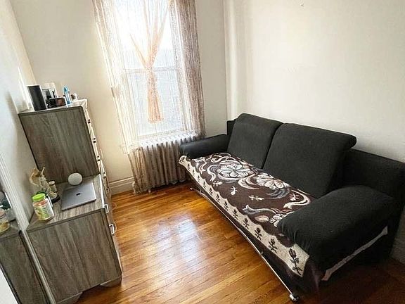 5th image of 2558 37th St APT 2