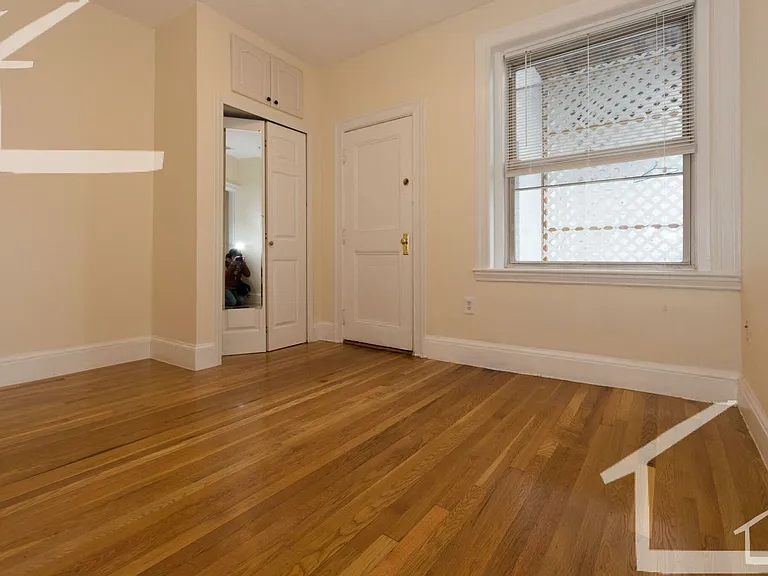73 Thatcher St #21 — Photo 6