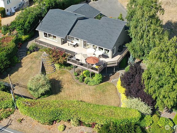3rd image of 17630 Fjord Drive NE