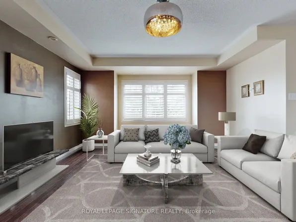 3375 Thomas St #2, Mississauga, ON L5M 0P7