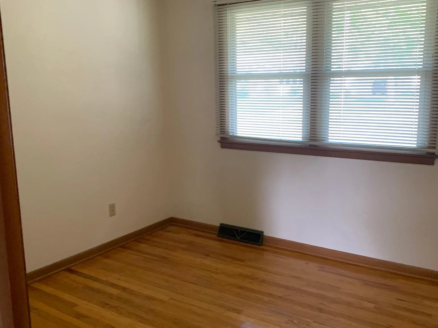 160 Waukee Ave — Photo 4