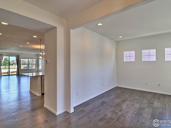 5th image of 438 Seahorse Dr