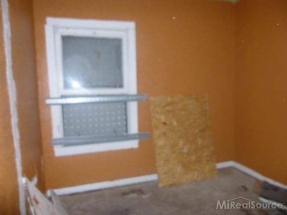 3rd image of 14319 Sussex St
