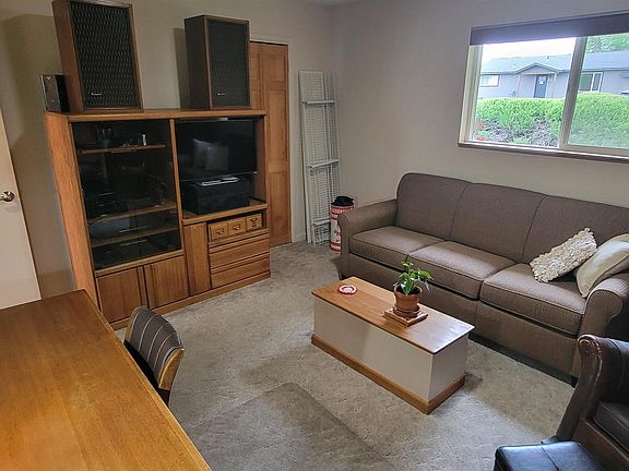 5th image of 2426 Easy St