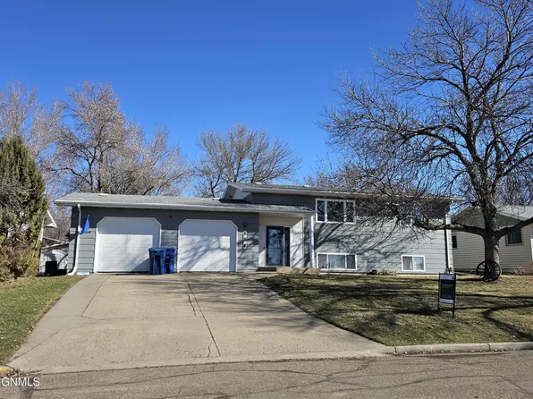 118 9th St NE, Beulah, ND 58523