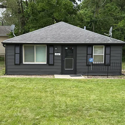 2107 N Lehman Rd Photo 1