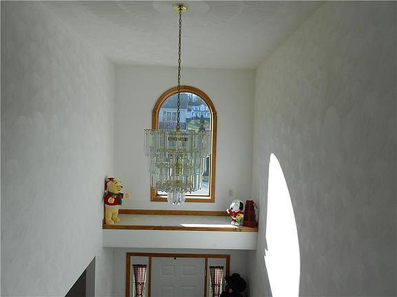 3rd image of 105 Dublin Dr