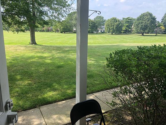 3rd image of 786 Gloucester Dr