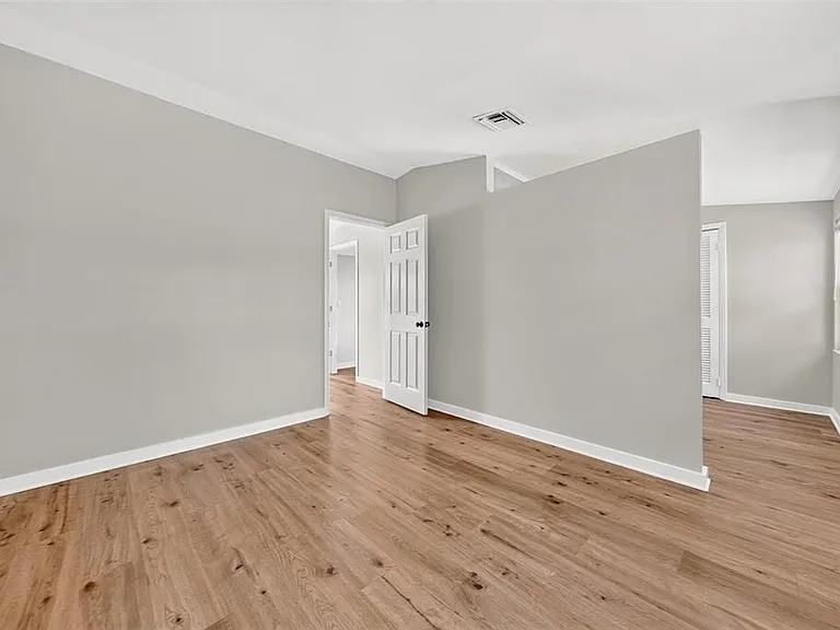 1099 Grove Ave — Photo 43