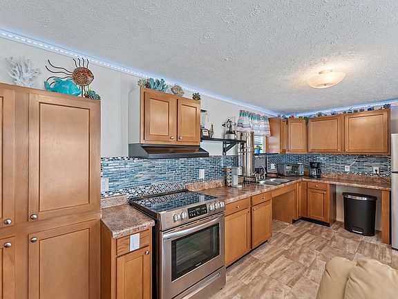 5th image of 8269 SE Eagle Ave