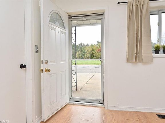 3rd image of 201 Strathearne Ave