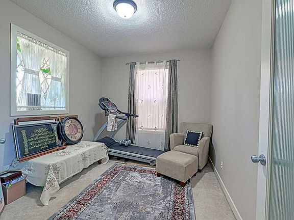 4th image of 247 SW Pantego Way NW
